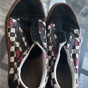 Vans women’s size 8.0 !!